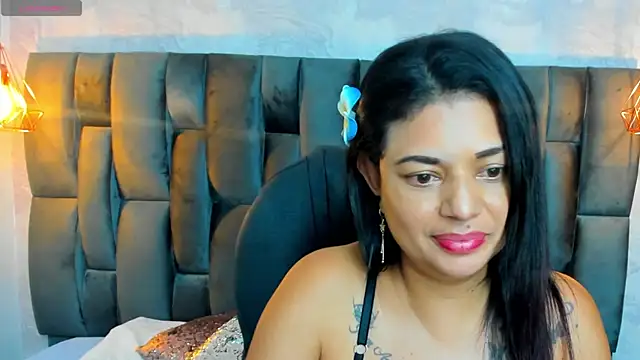 ChloeSmith9 live cam on StripChat