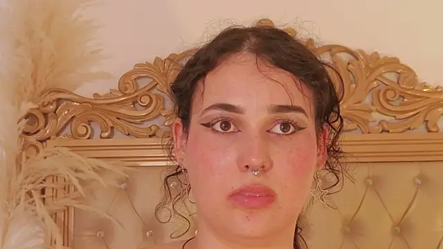 SerenaBlazze webcam