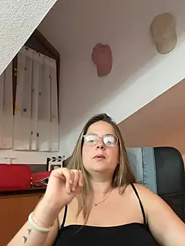 Evabrun1 live cam on StripChat
