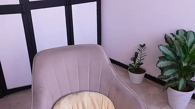 sweettaaron01 live cam on StripChat