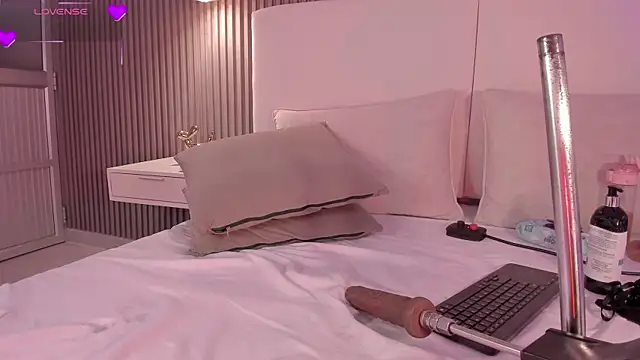 annie_clarkson webcam