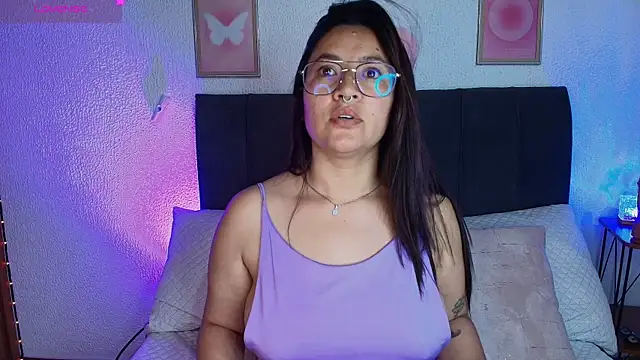 samm_curvy
