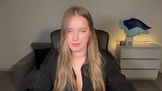 EvaMaddison live cam on StripChat