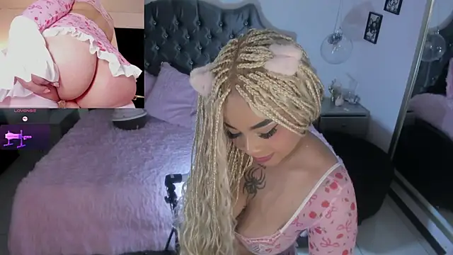 conny__curly live cam on StripChat