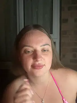 sexysashaxox (F young) - Suck something 😈