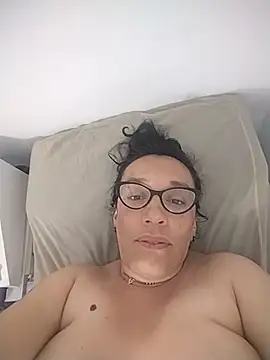 Shantey_Laurent live cam on StripChat