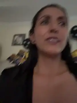 samanthawalker_ (F milf) - public masturbation for 5min🍓💦🥵