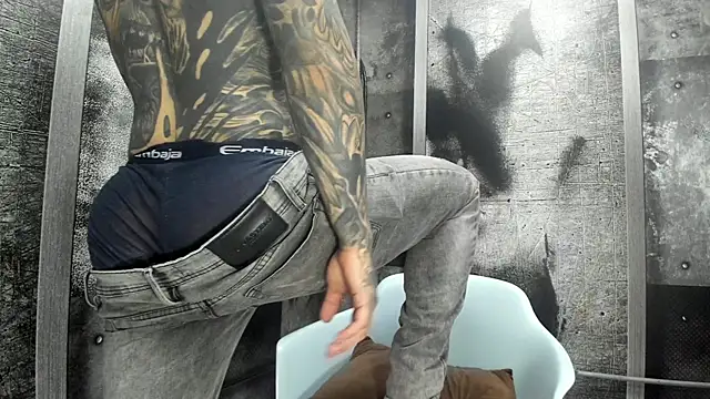 Gury_tattoo live cam on StripChat