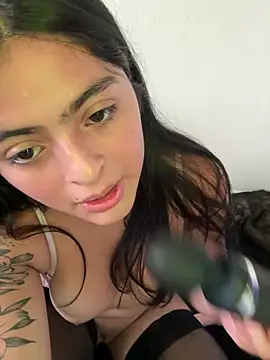 canelareina (F teen) - Domi 10 min +squirt