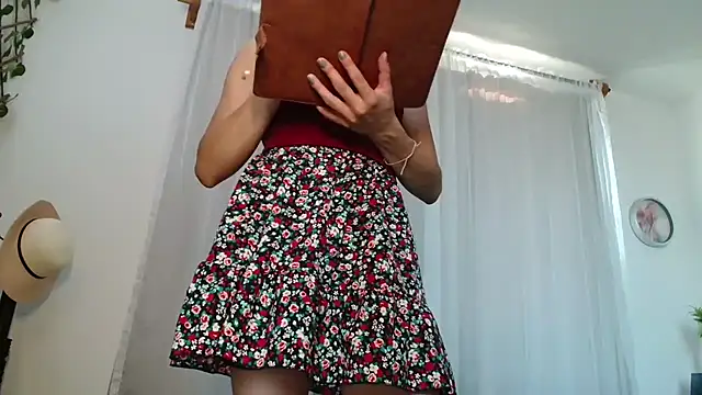 Dama_Scarlata18 live cam on StripChat