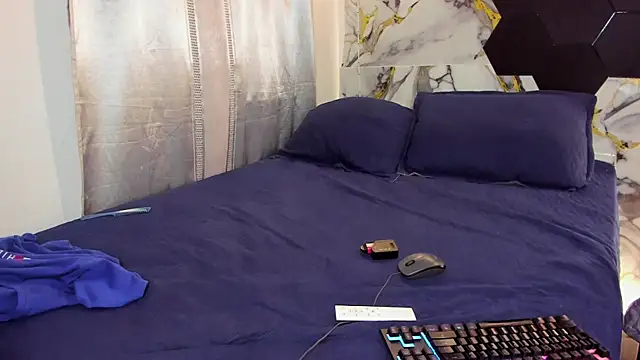 Goldendesirexx webcam