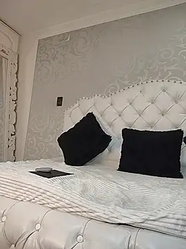 LilithBoneth webcam