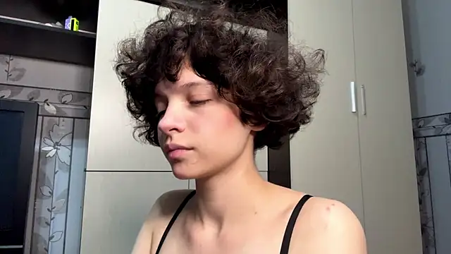 Nikatyanxx webcam