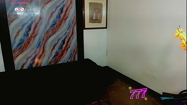 katha_Crawford webcam