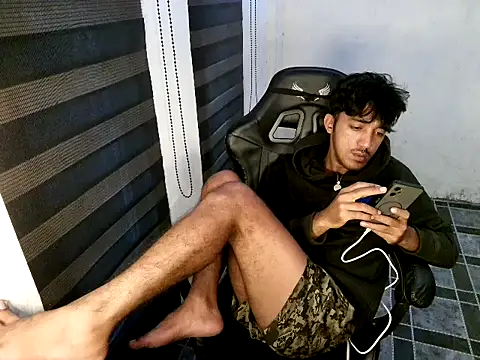 spicy_rowycam (M young) - Make  Me cum