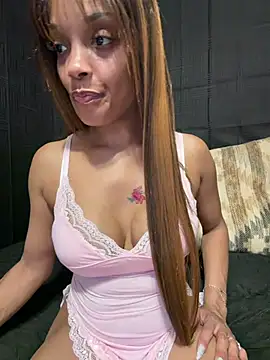 Rakiyahcharms live cam on StripChat