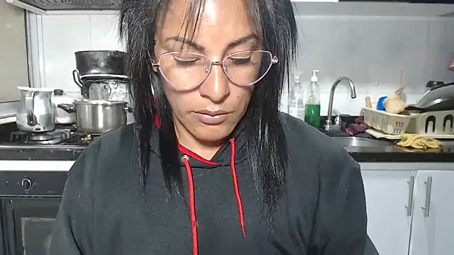 kateleyagrey live cam on StripChat