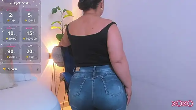 linda_rios_ live cam on StripChat