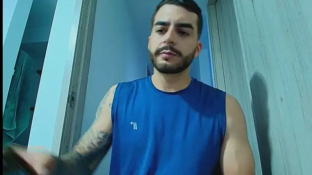 thomas_gun live cam on StripChat