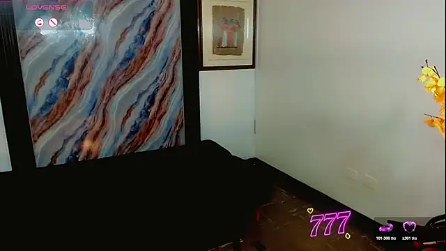 katha_Crawford webcam