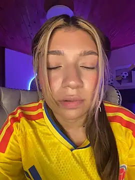 Isabella18_pink webcam