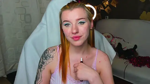 MeganNewCat webcam