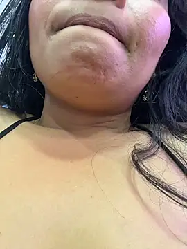 Emma_hassani webcam