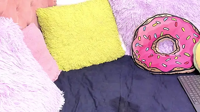 LillyCandy webcam
