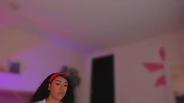 YariRose webcam