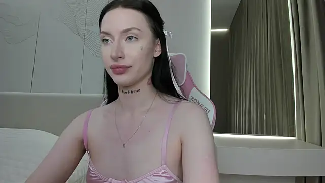 JenniferQueen11 live cam on StripChat