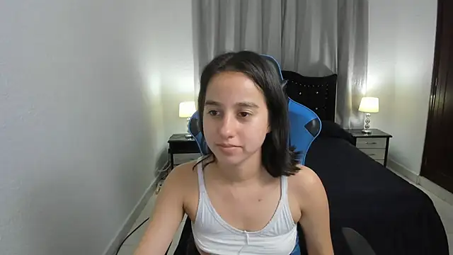 Antonella_heinz live cam on StripChat