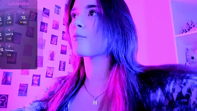 liana_kisses webcam