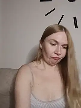 KisaVixen live cam on StripChat