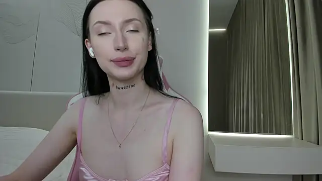 JenniferQueen11 webcam