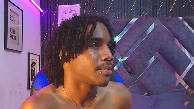 axel_silva4 live cam on StripChat