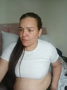 Zuleyka_69 live cam on StripChat
