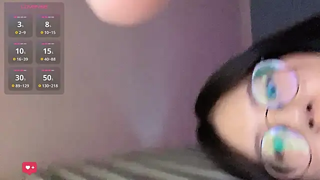 Luna-666 live cam on StripChat