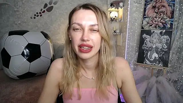 NickyAdamidi webcam