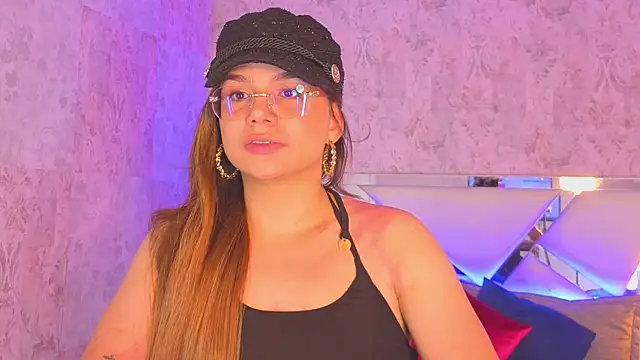 april_summer_ live cam on StripChat