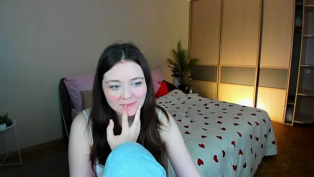 AlluringLookk webcam