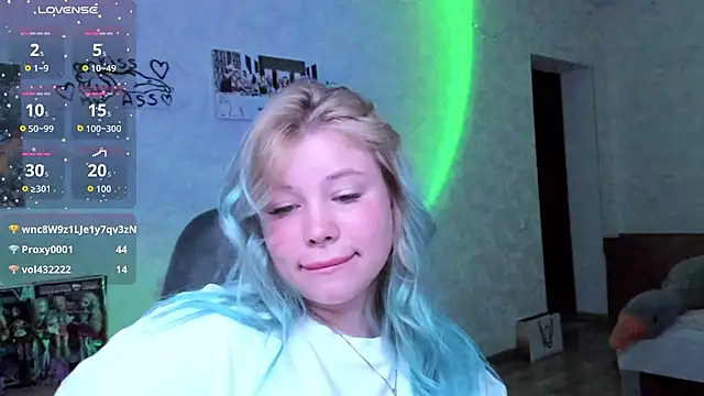 Lulu_Di live cam on StripChat