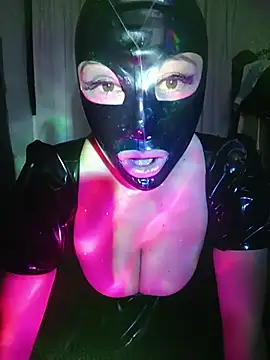 LatexDevil_Blondie live cam on StripChat