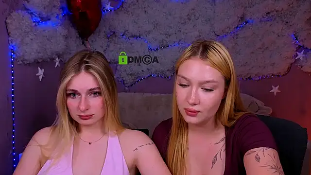 playful_sophie live cam on StripChat