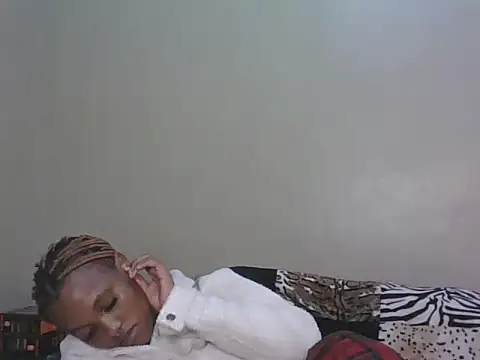 PrettyT5 live cam on StripChat