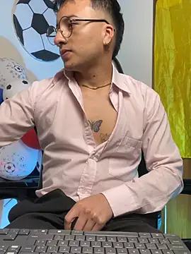 Dereck_Klain live cam on StripChat