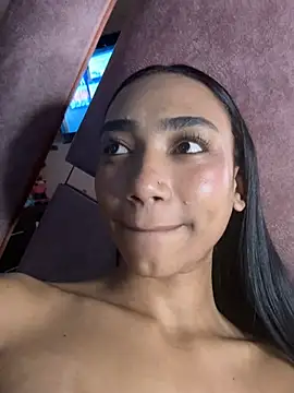 Dark-Luna live cam on StripChat
