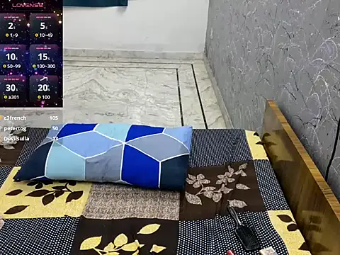 LuvLayla live cam on StripChat