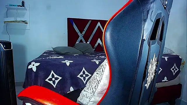 DanisaBrown live cam on StripChat