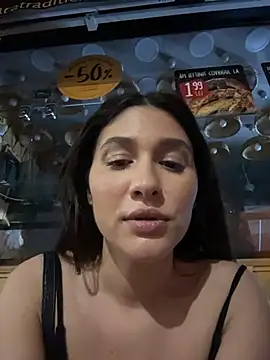 IrisBlues live cam on StripChat