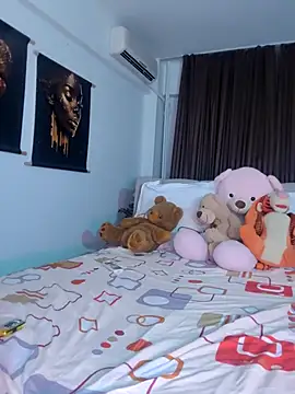 ReiyaRey live cam on StripChat